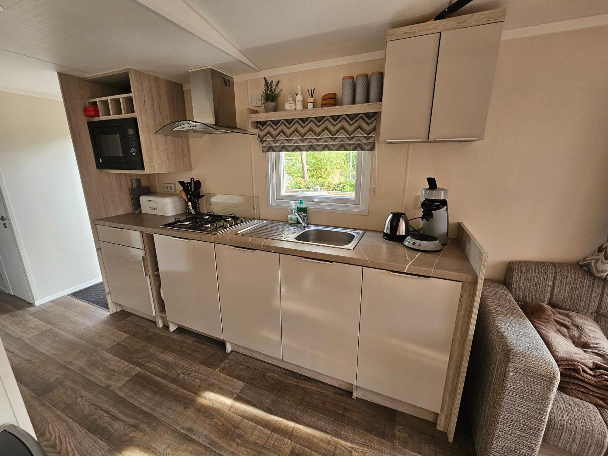 Luxe 4 Persoons Chalet Op 5 Sterren Camping Raalte Exterior foto