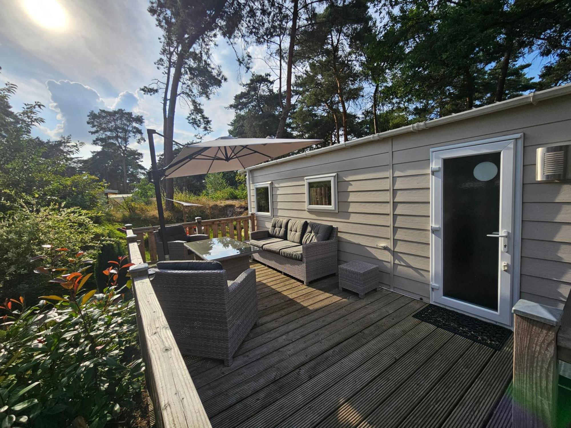 Luxe 4 Persoons Chalet Op 5 Sterren Camping Raalte Exterior foto