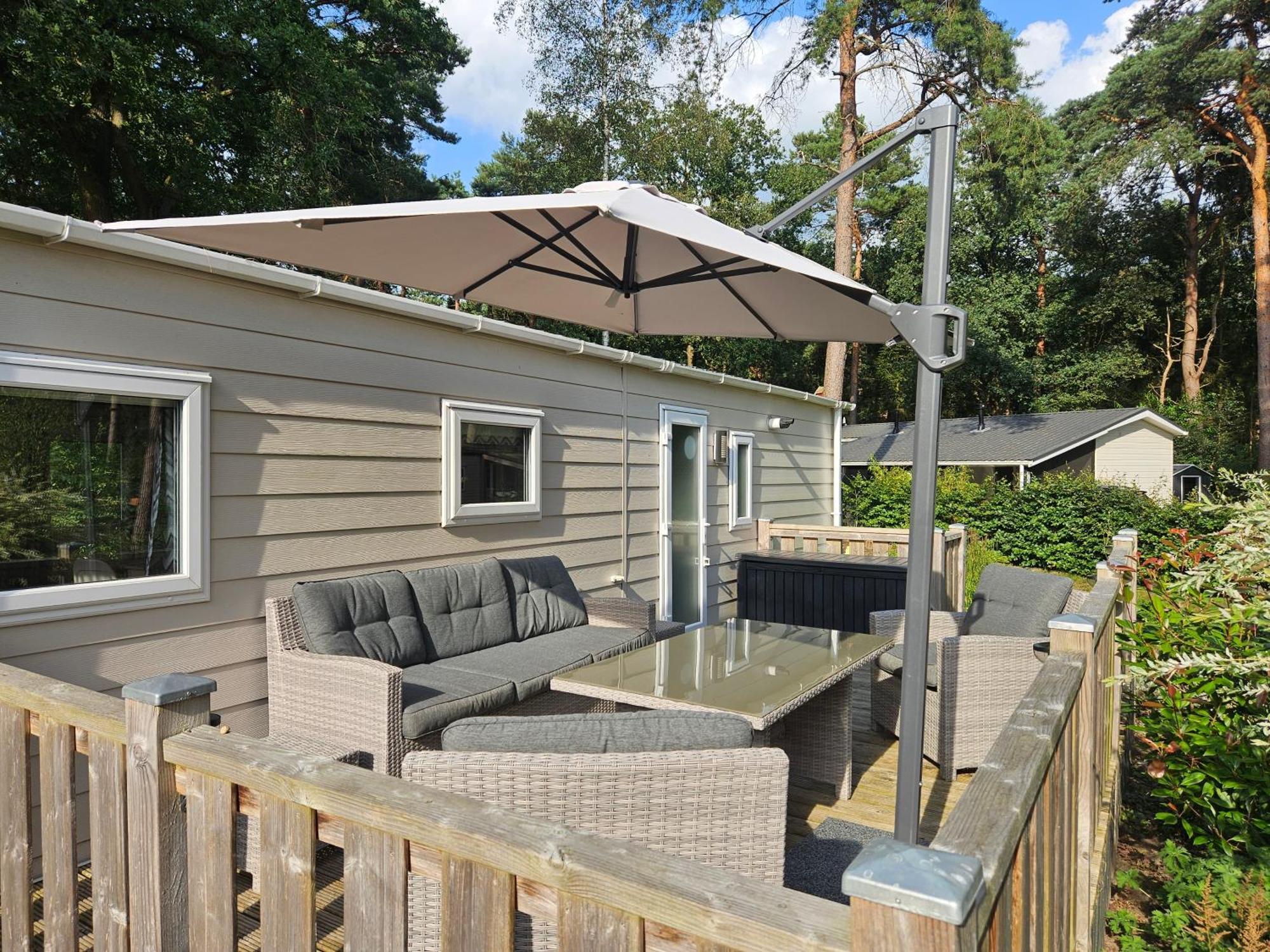 Luxe 4 Persoons Chalet Op 5 Sterren Camping Raalte Exterior foto