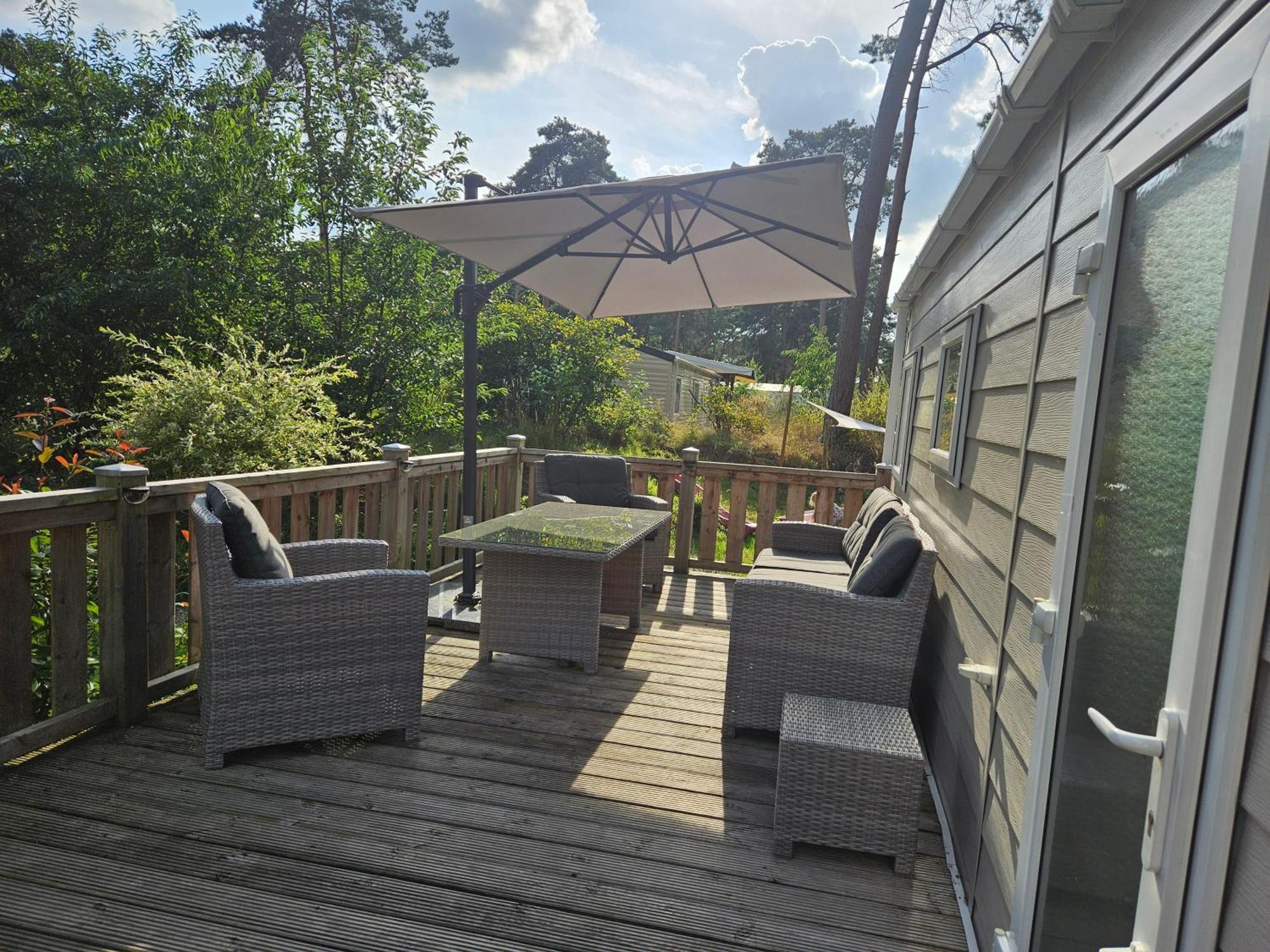 Luxe 4 Persoons Chalet Op 5 Sterren Camping Raalte Exterior foto